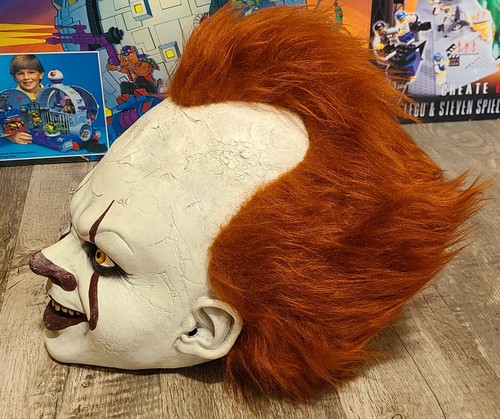 Pennywise deluxe mask - pennywise,